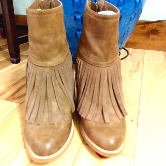 Very Volatile Tassel Boots size 6 - Picture 4 of 12